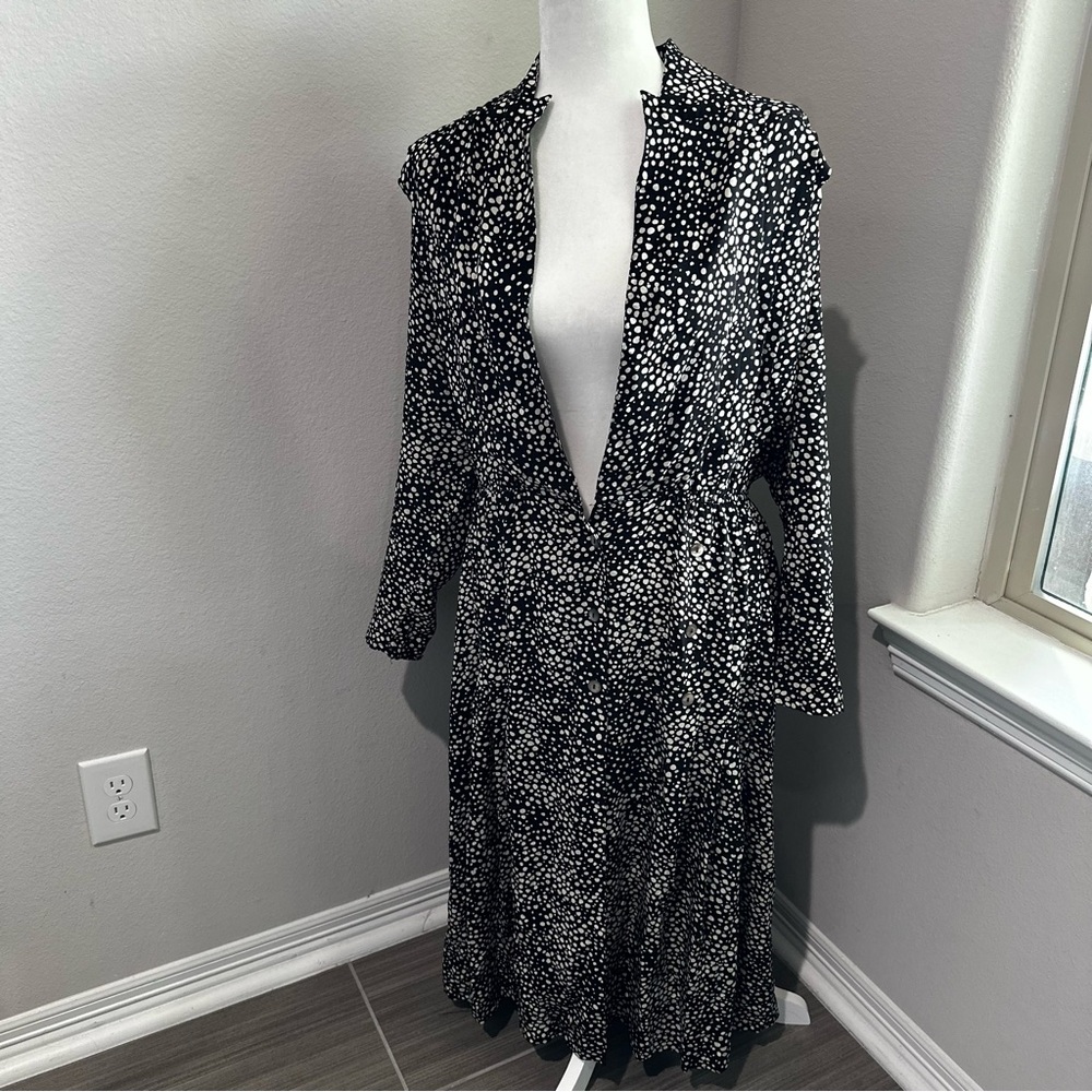 Lord & Taylor 100% Silk Low Neckline Black White Polka Dots Size 8 Missing belt